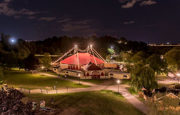 Cirkus Brazil Jack år 2019 i Tantolunden, under en jubileumsturné. Foto: Per Grahn.